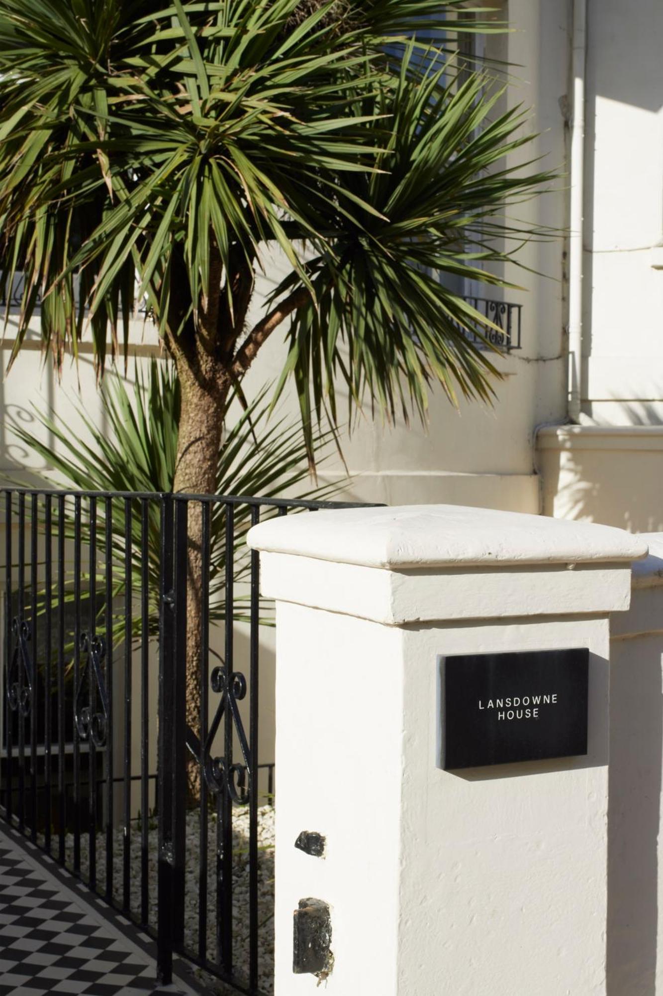 Lansdowne House Couette-café *