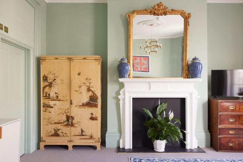 Lansdowne House Couette-café *